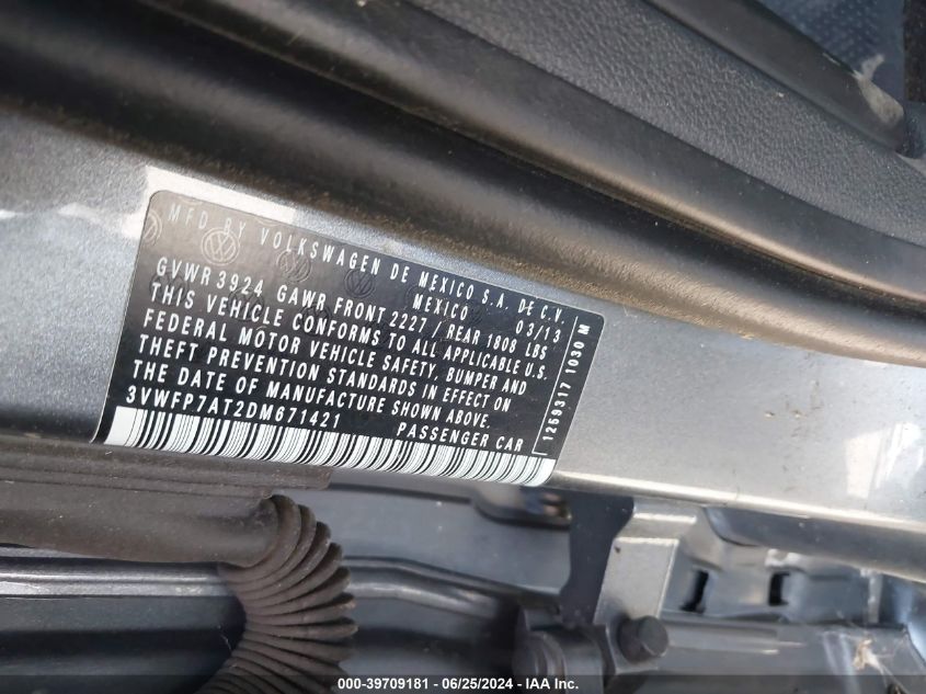 2013 Volkswagen Beetle VIN: 3VWFP7AT2DM671421 Lot: 39709181