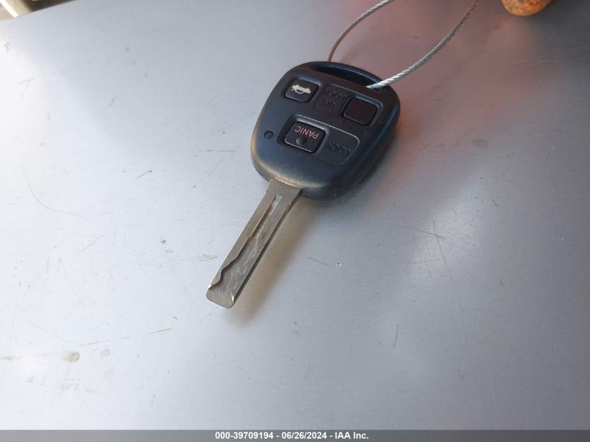 2004 Lexus Es 330 VIN: JTHBA30G840010624 Lot: 39709194