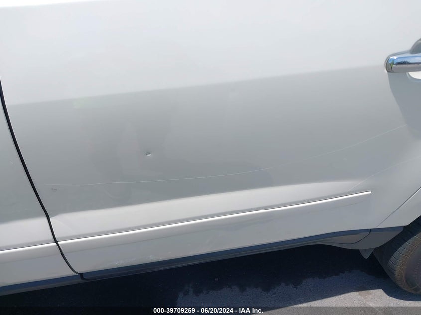 2015 Chevrolet Traverse 2Lt VIN: 1GNKVHKD5FJ238204 Lot: 39709259