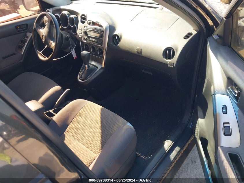 2006 Toyota Matrix VIN: 2T1KR32E06C590692 Lot: 39709314