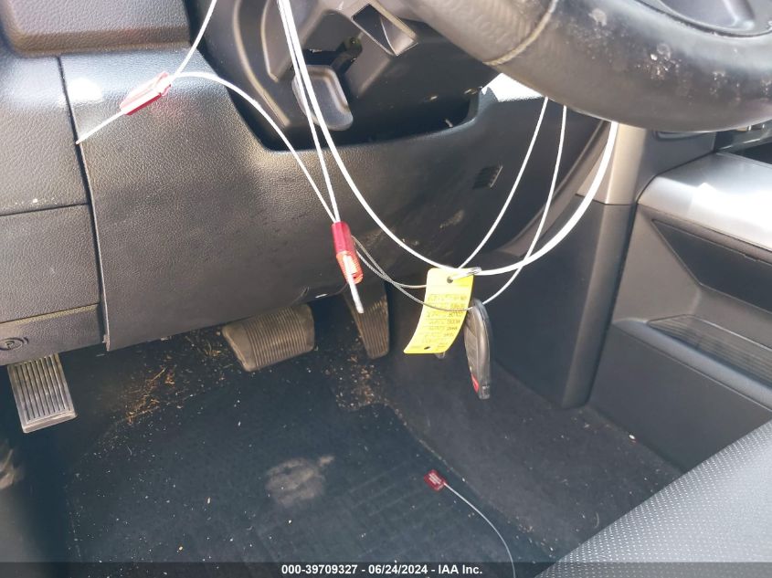 2017 Ram 3500 Lone Star 4X4 8' Box VIN: 3C63R3HL0HG631431 Lot: 39709327