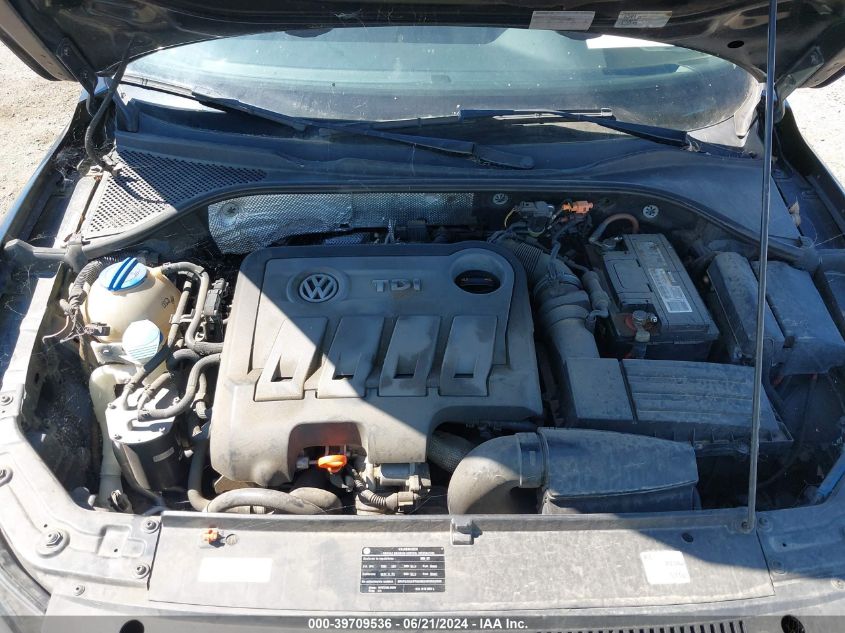 2013 Volkswagen Passat 2.0L Tdi Se VIN: 1VWBN7A33DC000622 Lot: 39709536