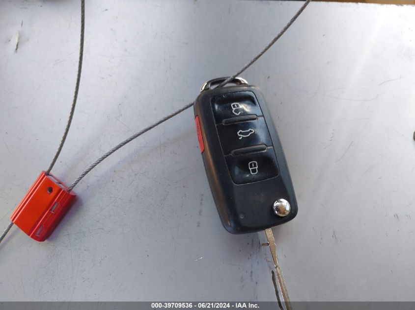 2013 Volkswagen Passat 2.0L Tdi Se VIN: 1VWBN7A33DC000622 Lot: 39709536