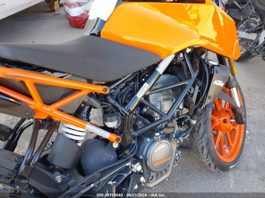 2023 Ktm 200 Duke VIN: MD2JPC407PC024634 Lot: 39709545