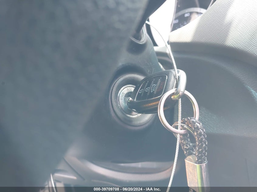 2017 Hyundai Santa Fe Sport 2.4L VIN: 5XYZU3LB9HG383663 Lot: 39709708