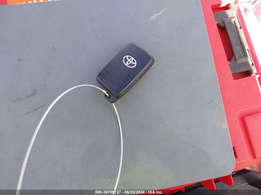 2010 Toyota Prius Iii VIN: JTDKN3DU8A0111227 Lot: 39709727