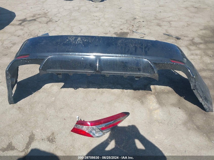 2018 TOYOTA CAMRY SE - 4T1B11HK0JU598968