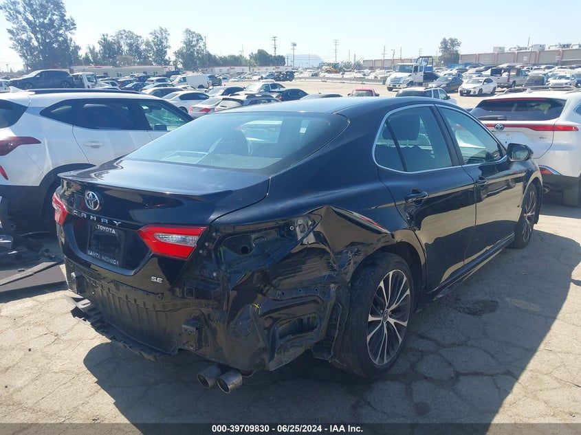 2018 TOYOTA CAMRY SE - 4T1B11HK0JU598968