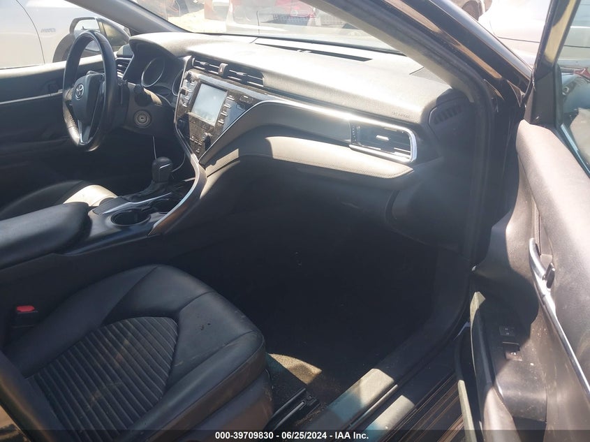 2018 TOYOTA CAMRY SE - 4T1B11HK0JU598968