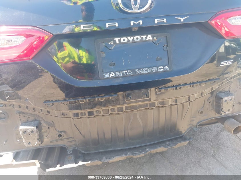 2018 TOYOTA CAMRY SE - 4T1B11HK0JU598968