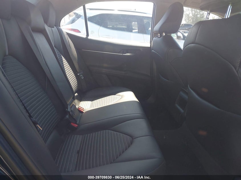 2018 TOYOTA CAMRY SE - 4T1B11HK0JU598968