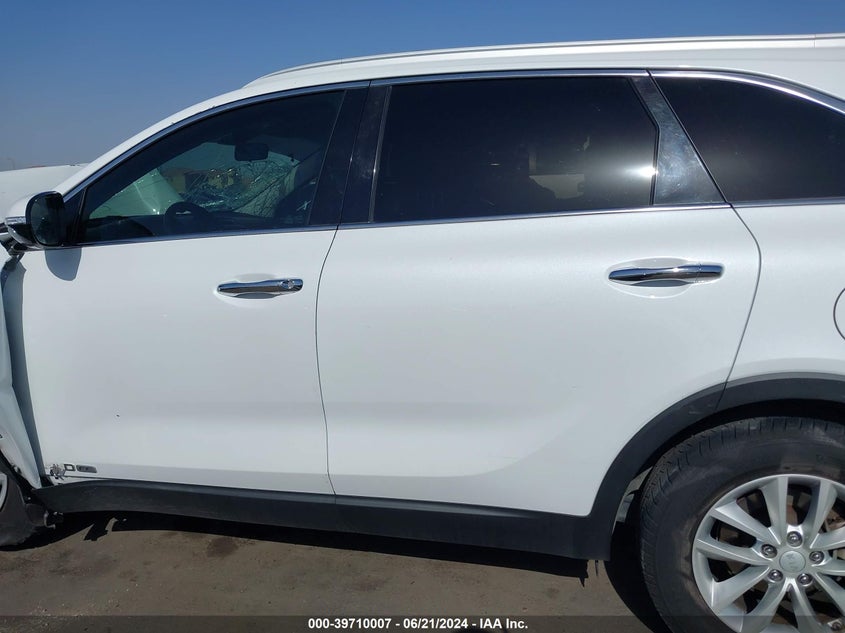 2017 Kia Sorento Lx/L VIN: 5XYPGDA52HG196699 Lot: 39710007