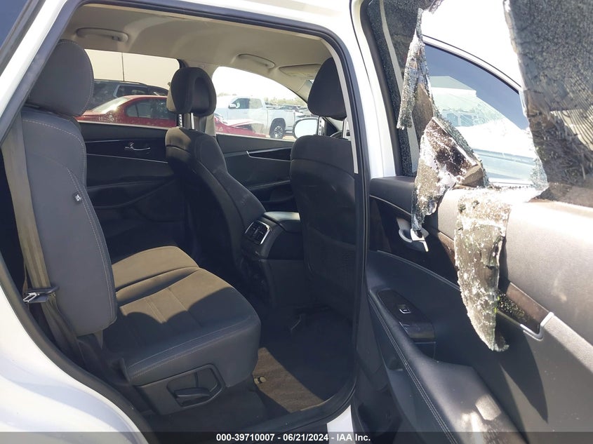 2017 Kia Sorento Lx/L VIN: 5XYPGDA52HG196699 Lot: 39710007