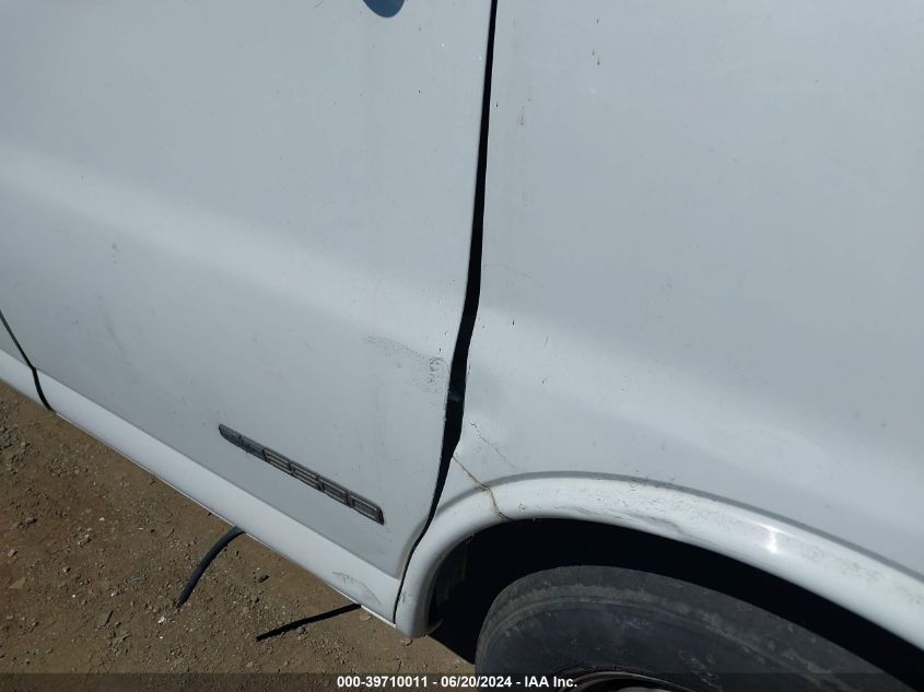 1999 GMC Savana Standard VIN: 1GTFG29W4X1120056 Lot: 39710011