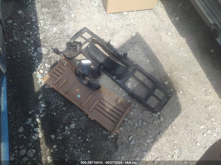 2000 Chevrolet Silverado 1500 VIN: 1GCEC14W5YZ160447 Lot: 39710410