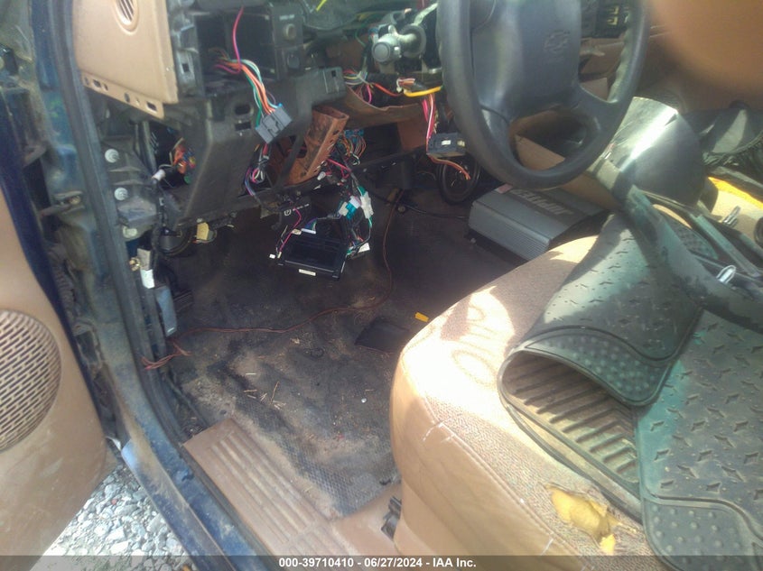 2000 Chevrolet Silverado 1500 VIN: 1GCEC14W5YZ160447 Lot: 39710410