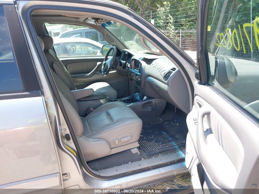 2001 Toyota Sequoia Limited V8 VIN: 5TDBT48A21S024917 Lot: 39710802