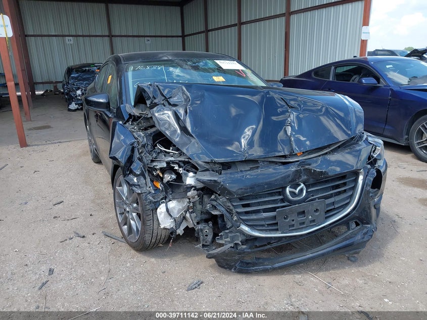 VIN 3MZBN1V39JM201877 2018 MAZDA MAZDA3 TOURING