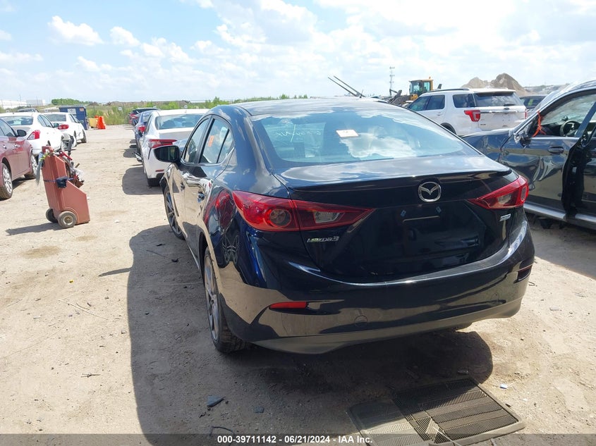 VIN 3MZBN1V39JM201877 2018 MAZDA MAZDA3 TOURING