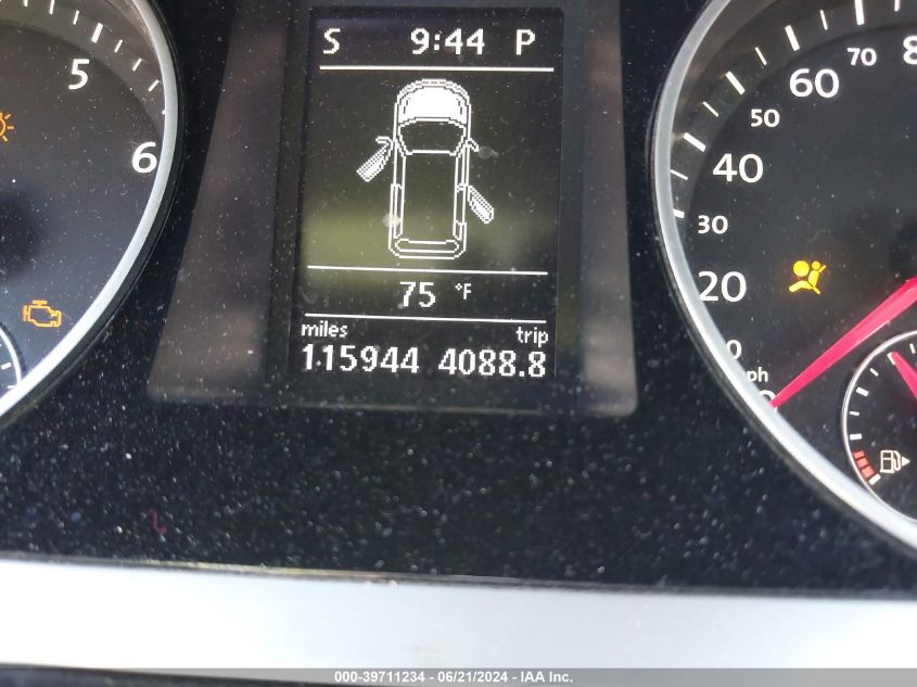 2010 Volkswagen Passat Komfort VIN: WVWXL7AN9AE027484 Lot: 39711234