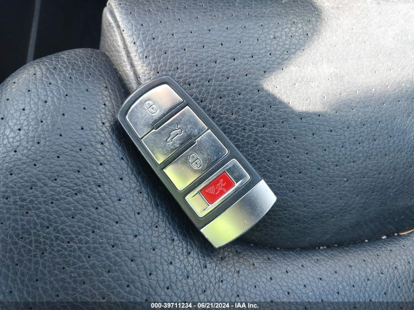 2010 Volkswagen Passat Komfort VIN: WVWXL7AN9AE027484 Lot: 39711234