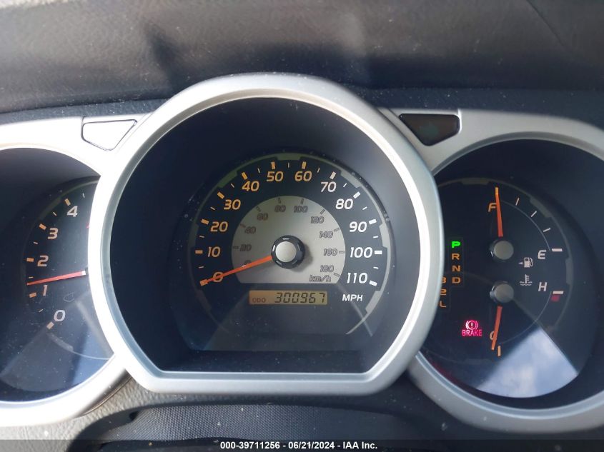 2004 Toyota 4Runner Sr5/Sport VIN: JTEZU14R140025517 Lot: 39711256