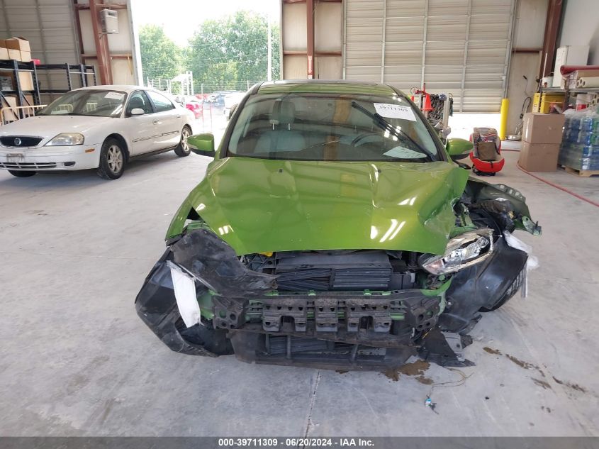 1FADP3N22JL272130 2018 Ford Focus Titanium