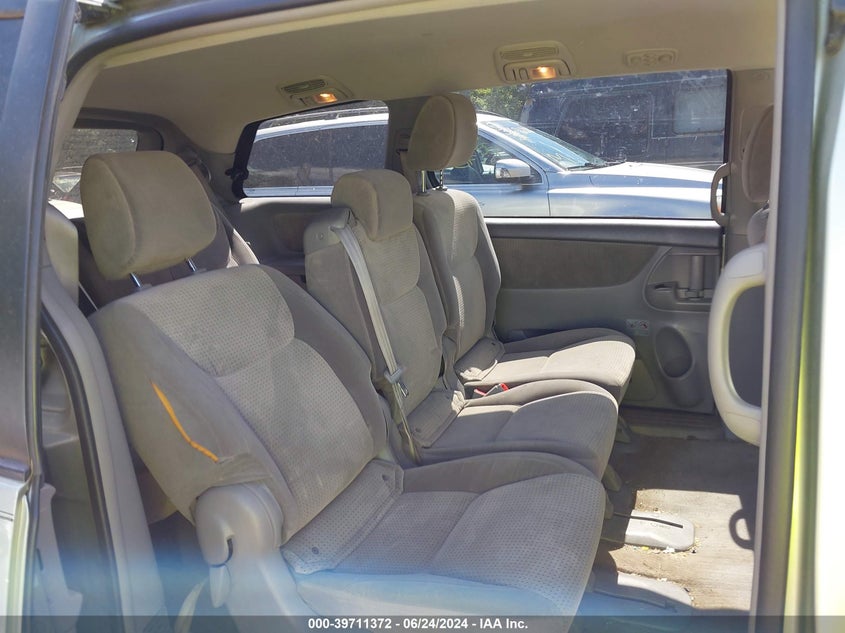 2010 Toyota Sienna Le VIN: 5TDKK4CC0AS304220 Lot: 39711372