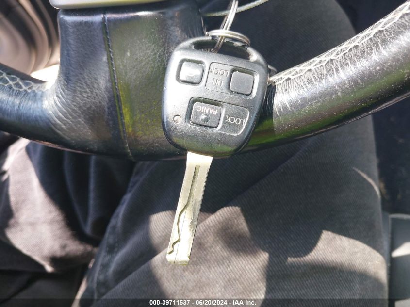 2005 Lexus Is 300 VIN: JTHBD192850100926 Lot: 39711537