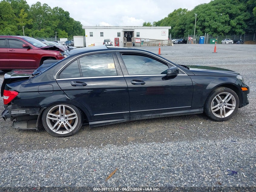 2014 MERCEDES-BENZ C 250 LUXURY/SPORT - WDDGF4HB0EG242138