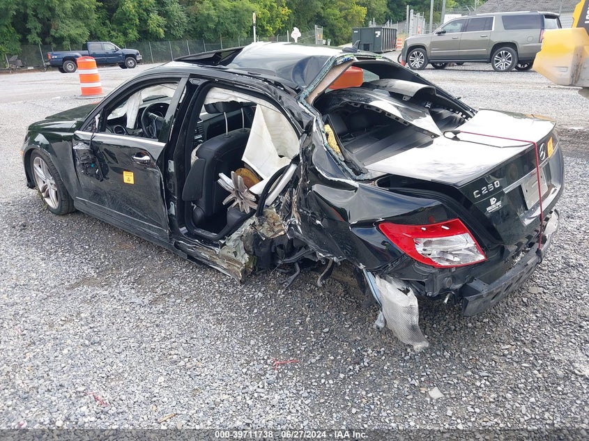 2014 MERCEDES-BENZ C 250 LUXURY/SPORT - WDDGF4HB0EG242138