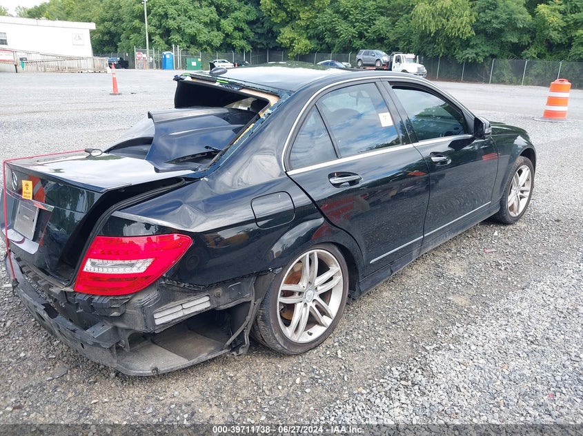 2014 MERCEDES-BENZ C 250 LUXURY/SPORT - WDDGF4HB0EG242138