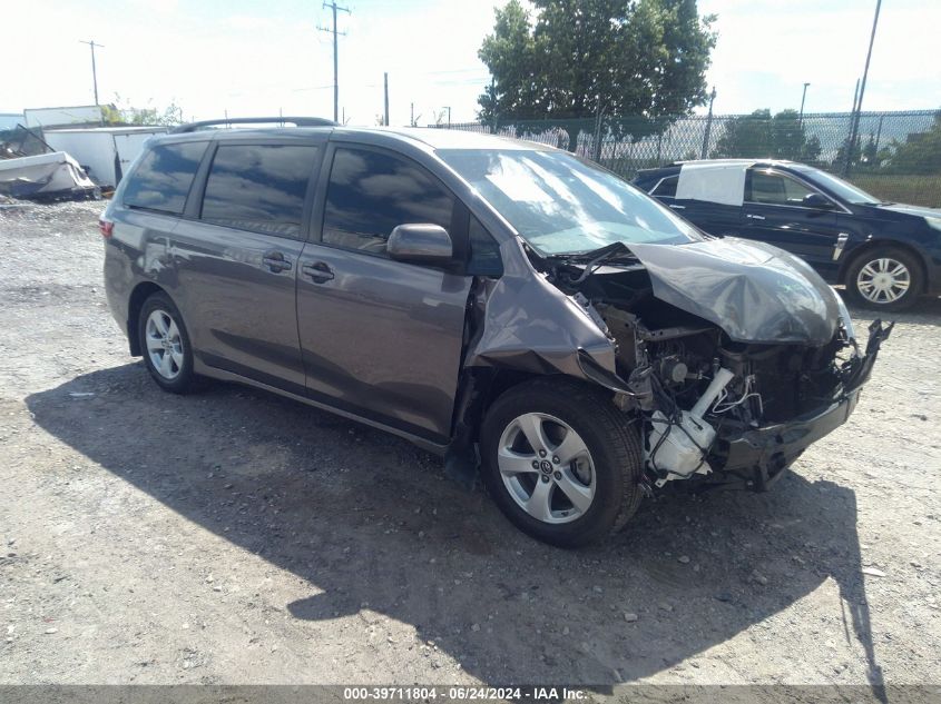 5TDKZ3DC1JS961693 2018 TOYOTA SIENNA - Image 1