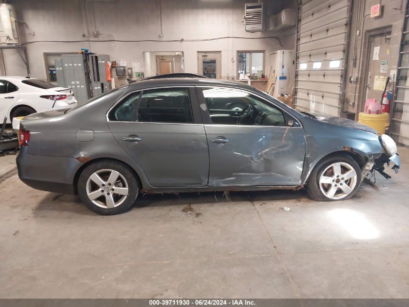 2008 Volkswagen Jetta Se/Sel VIN: 3VWRM71K28M005744 Lot: 39711930