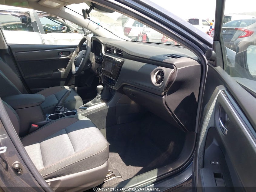 VIN 2T1BURHE5KC196429 2019 TOYOTA COROLLA LE