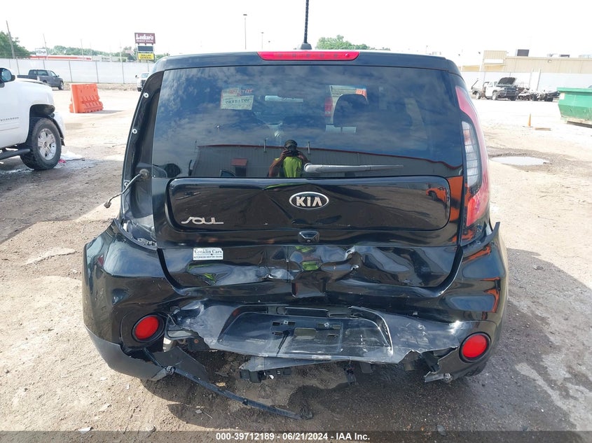2019 Kia Soul + VIN: KNDJP3A50K7694498 Lot: 39712189