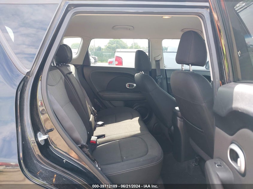 2019 Kia Soul + VIN: KNDJP3A50K7694498 Lot: 39712189