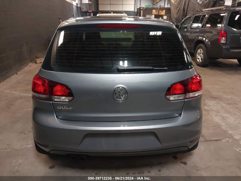 2014 Volkswagen Golf 2.5L VIN: WVWDB7AJ7EW010914 Lot: 39712235