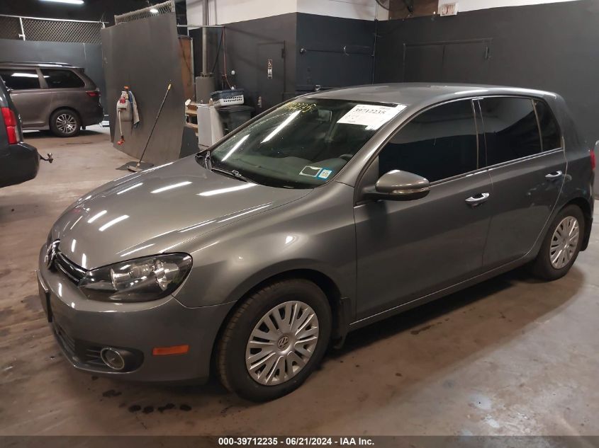 2014 Volkswagen Golf 2.5L VIN: WVWDB7AJ7EW010914 Lot: 39712235