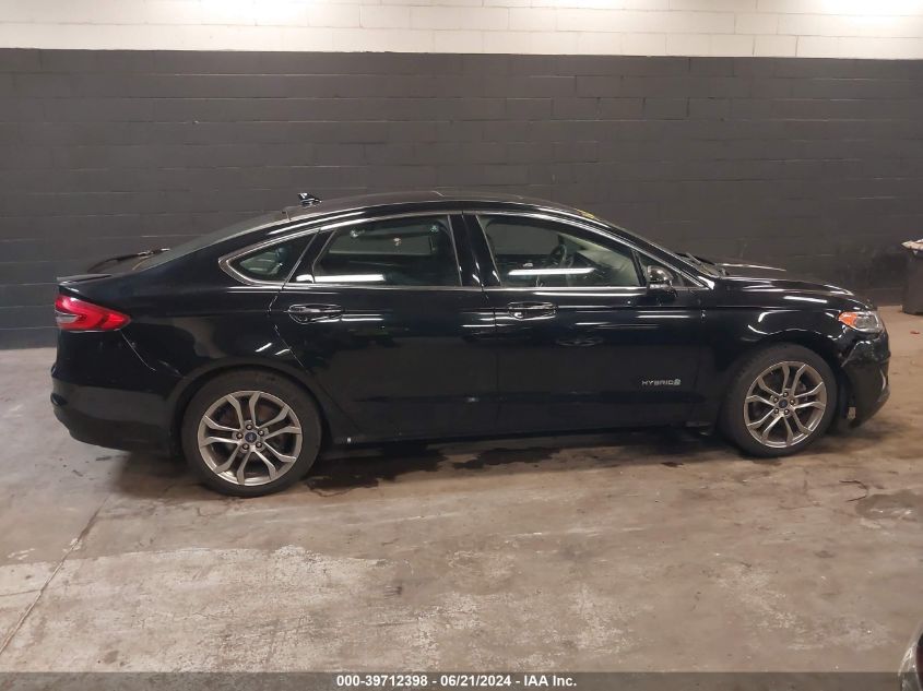 2019 Ford Fusion Hybrid Titanium VIN: 3FA6P0RU1KR157606 Lot: 39712398