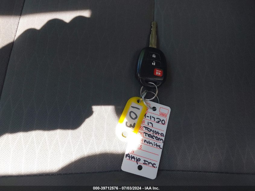 2017 Toyota Tacoma Sr VIN: 5TFSX5EN7HX053822 Lot: 39712576