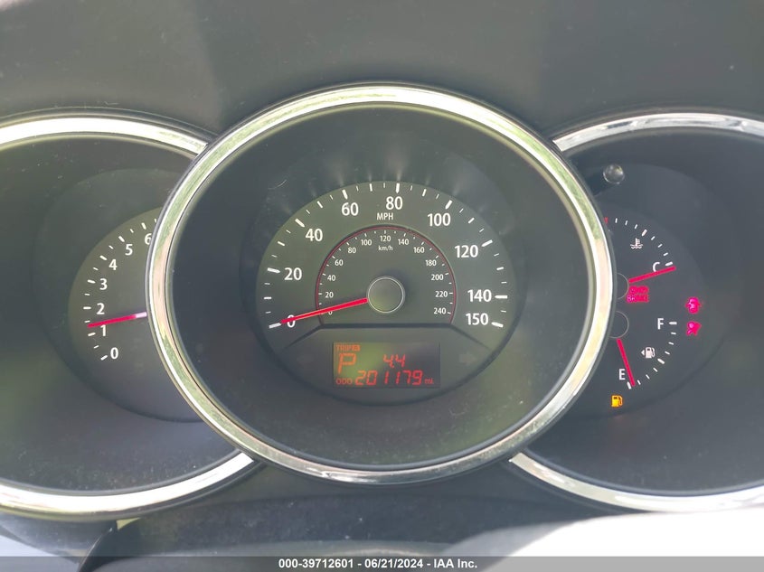 2011 Kia Sorento Lx V6 VIN: 5XYKT4A21BG105098 Lot: 39712601