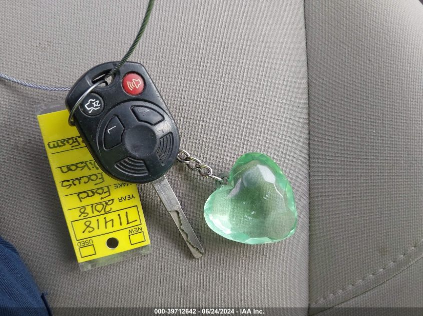 2018 Ford Focus Se VIN: 1FADP3FEXJL275382 Lot: 39712642