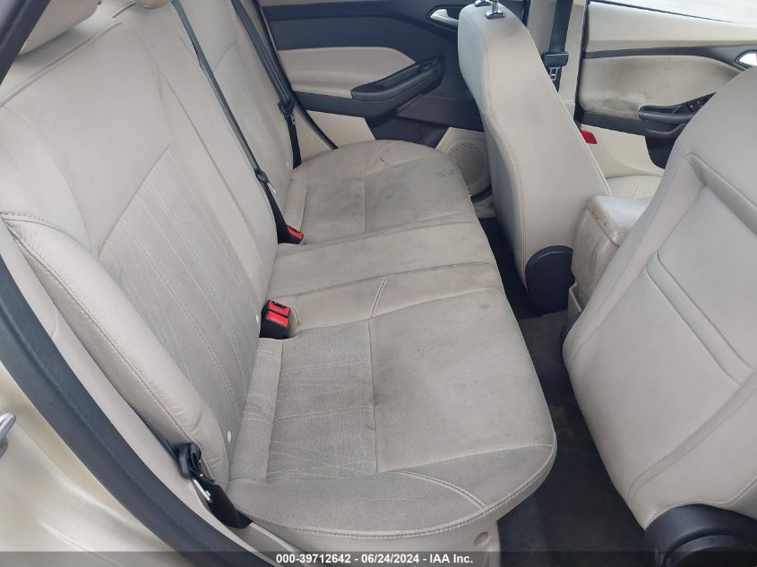 2018 Ford Focus Se VIN: 1FADP3FEXJL275382 Lot: 39712642