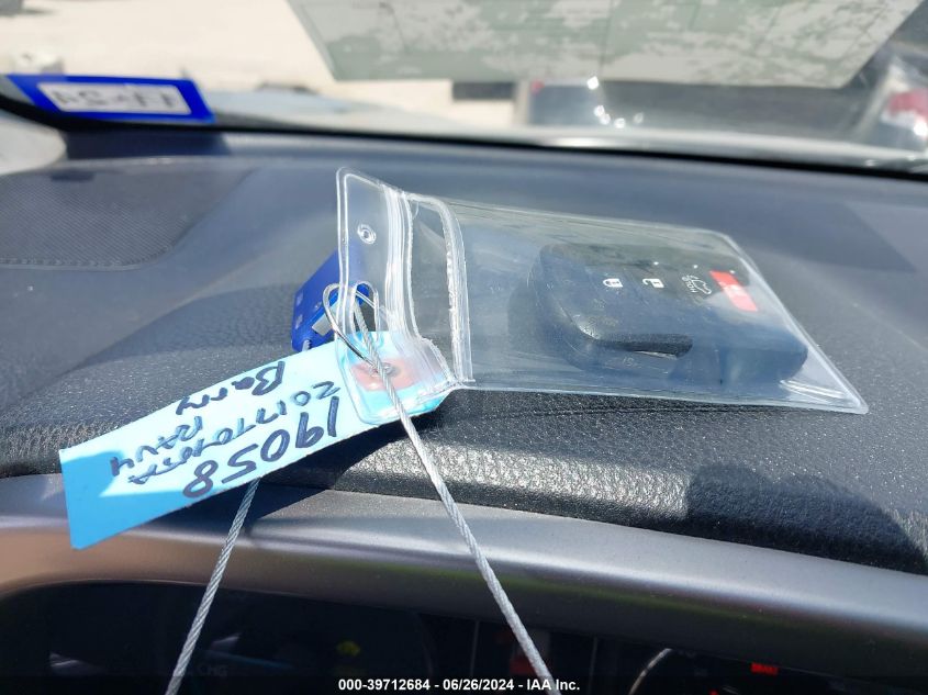 2017 Toyota Rav4 Hybrid Limited VIN: JTMDJREV8HD135626 Lot: 39712684