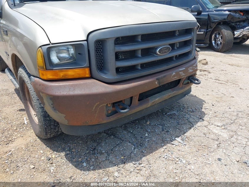 2001 Ford F-250 Xl/Xlt VIN: 1FTNF20F01EB89824 Lot: 39712851