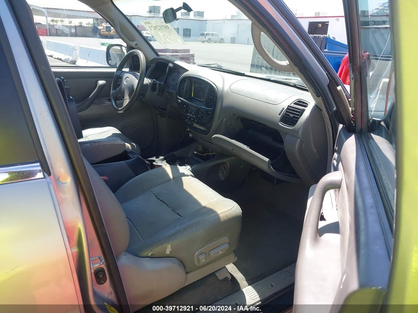 2002 Toyota Sequoia Sr5 V8 VIN: 5TDZT34A12S111434 Lot: 39712921