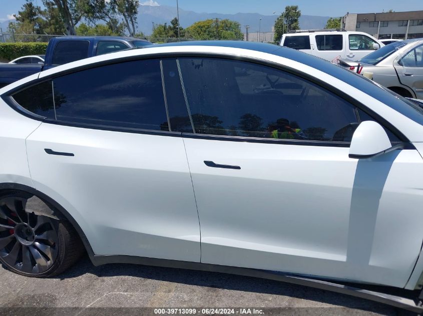 2022 Tesla Model Y Performance Dual Motor All-Wheel Drive VIN: 7SAYGDEFXNF550983 Lot: 39713099