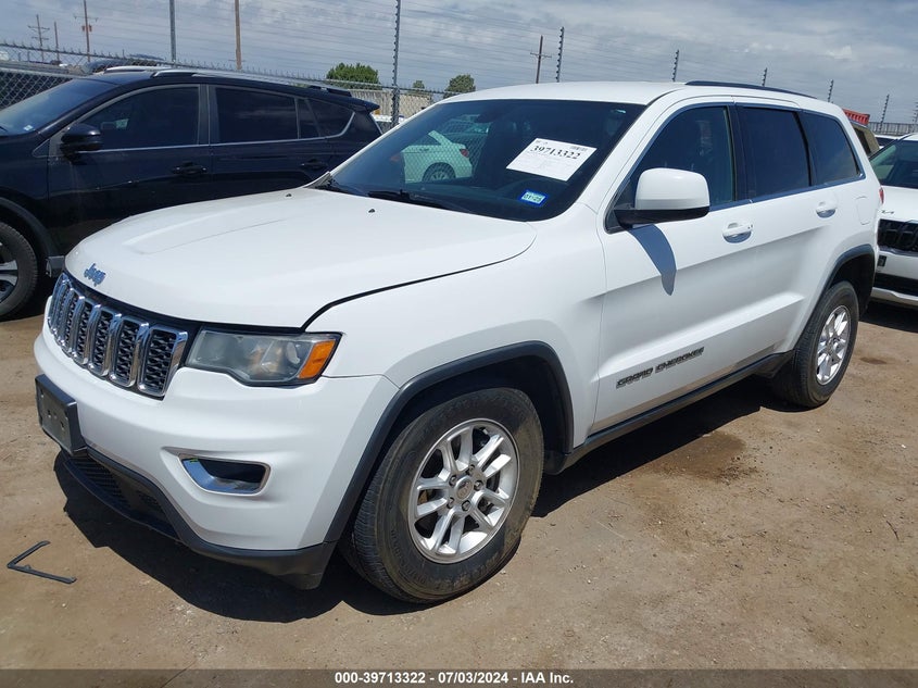 VIN 1C4RJEAG7JC277600 2018 JEEP GRAND CHEROKEE LAREDO 4X2