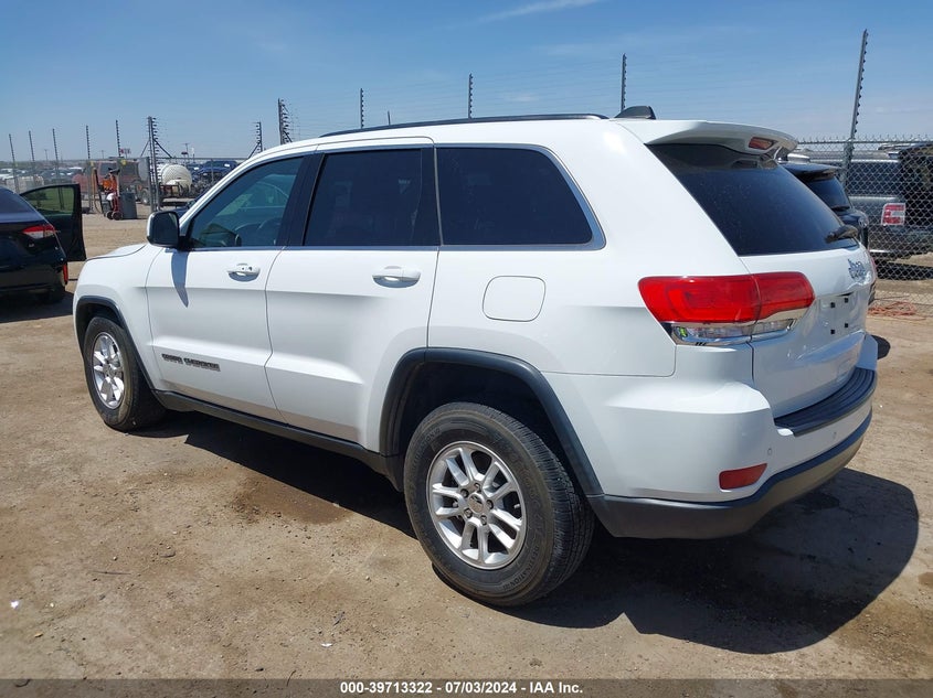 VIN 1C4RJEAG7JC277600 2018 JEEP GRAND CHEROKEE LAREDO 4X2